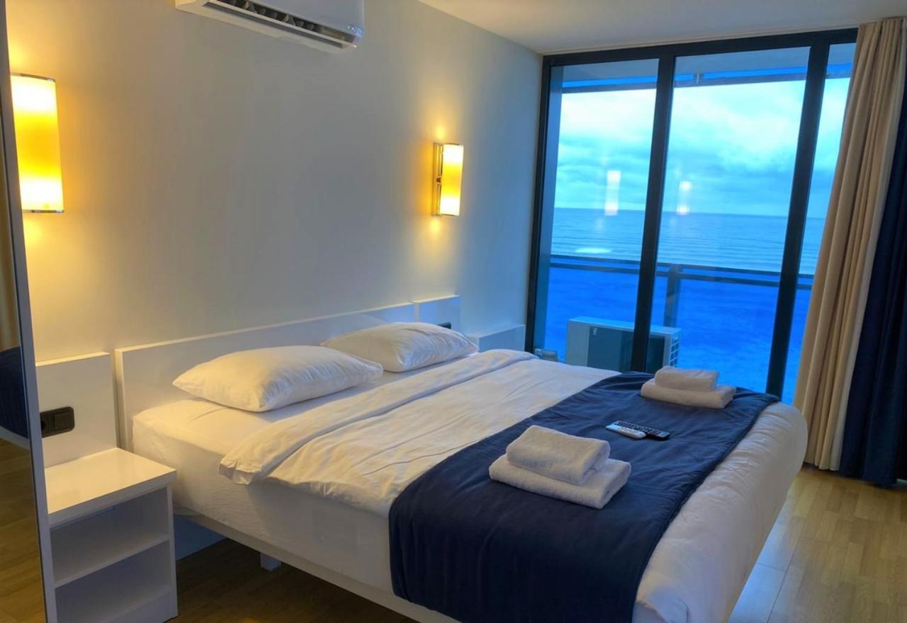 Orbi City Sea View Aparthotel 巴统 外观 照片